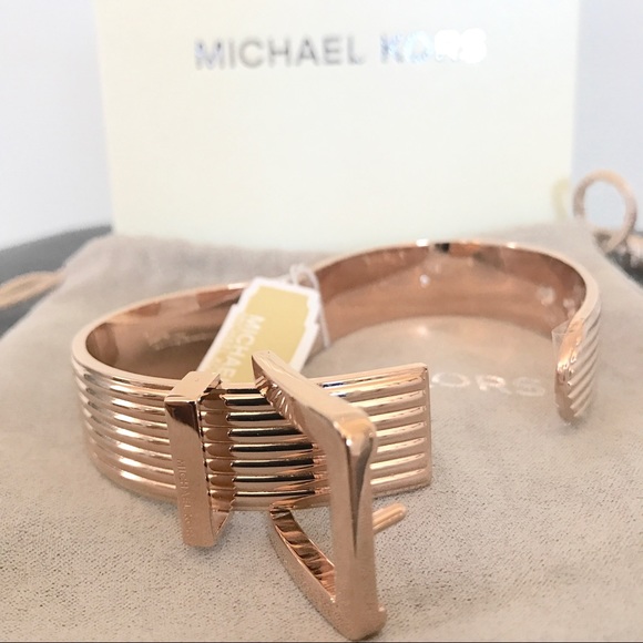 Authentic MK rose gold tone ribbed belt bracelet - Picture 5 of 8